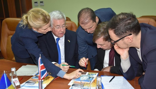 British parliamentarians visit Mariupol port. Photos