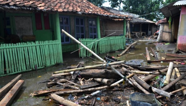 Цунамі в Індонезії: кількість загиблих збільшилась до 62