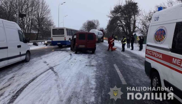 На Вінниччині зіткнулися автобуси, четверо постраждалих