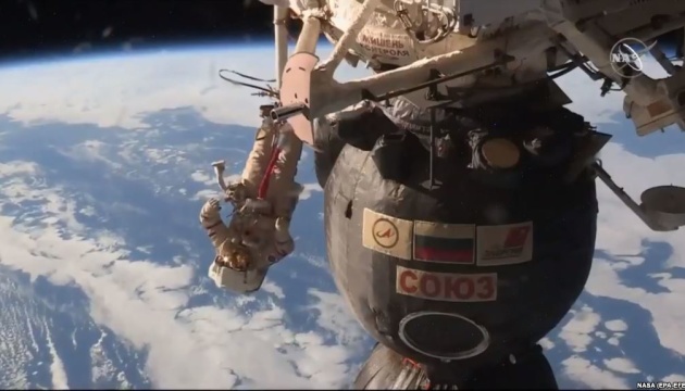 Отвір в капсулі «Союз МС-09» просвердлили зсередини – російські космонавти
