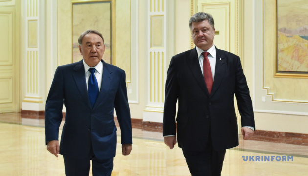 Порошенко і Назарбаєв говорили про безпеку в окупованому Криму та на Донбасі