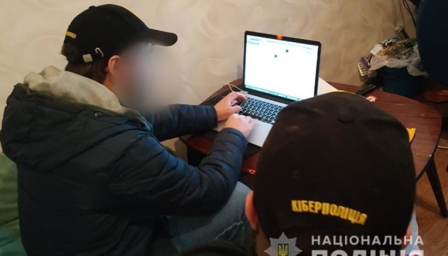 Викрили хакерів, які п’ять років продавали персональні дані українців у DarkNet