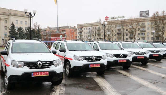 Сільські лабораторії на Херсонщині отримали 25 нових авто Сільські лабораторії на Херсонщині отримали 25 нових авто