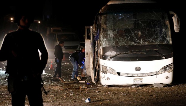 У Каїрі поблизу пірамід вибухнув туристичний автобус, є загиблі