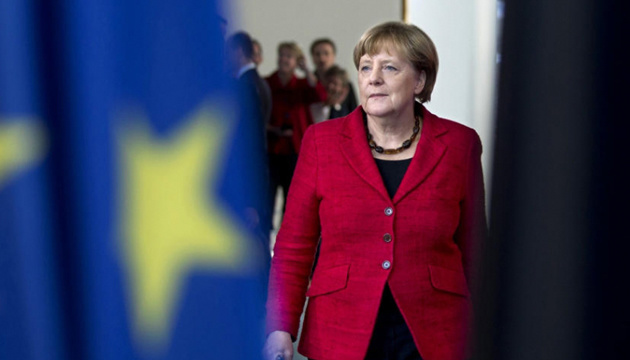 Merkel again urges Putin to free Ukrainian sailors