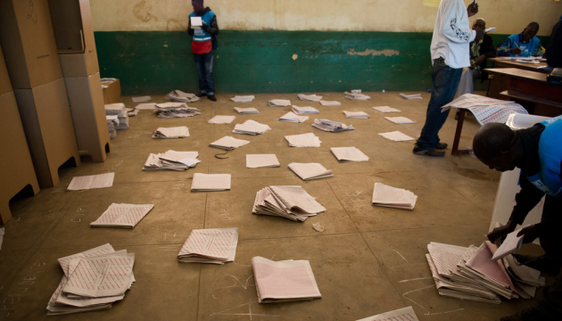 У Конго попри Еболу й спалені бюлетені почалися вибори президента