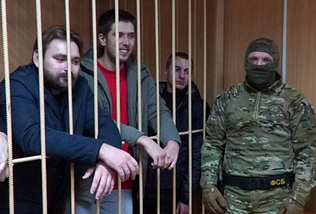 Українські моряки в залі Лефортівського суду