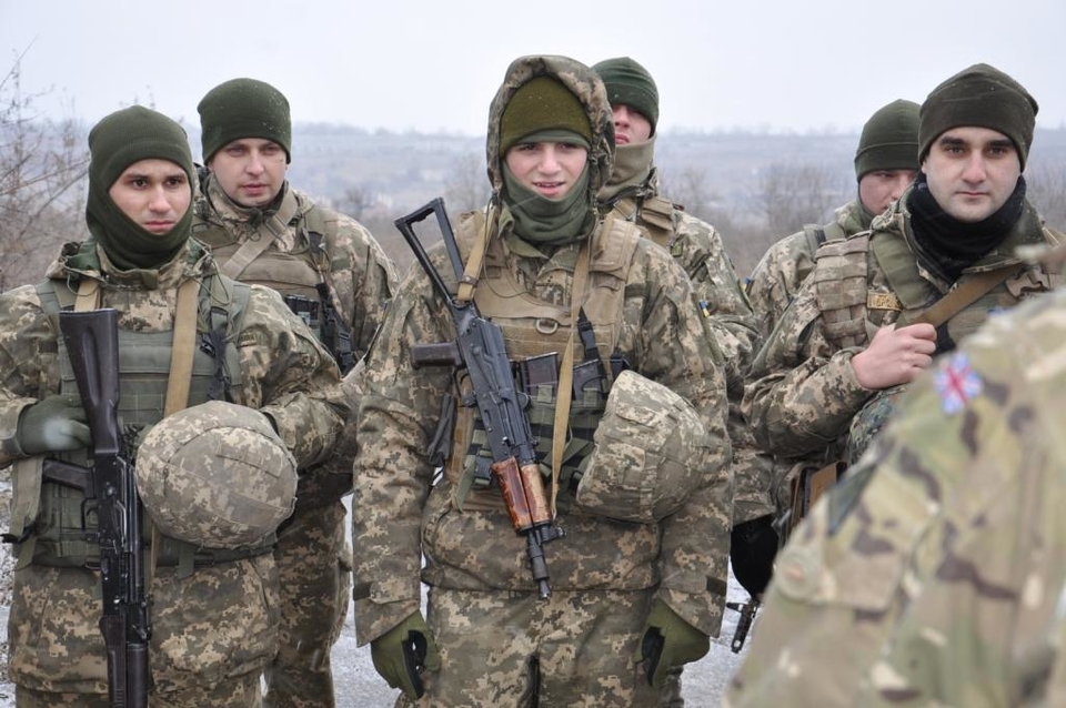 ウクライナの海兵隊 英国指導官による訓練開始