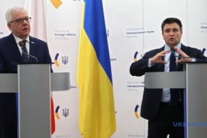 Dlaczego Polska inicjuje zmianę formatu normandzkiego?