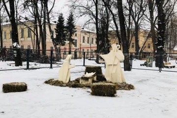 У Франківську встановили скульптуру Святої родини