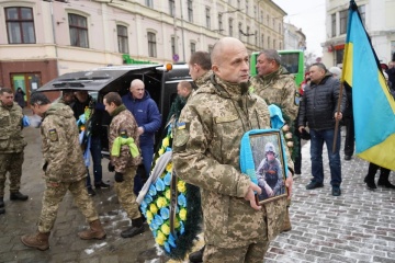 У Чернівцях попрощались із загиблим на сході військовим