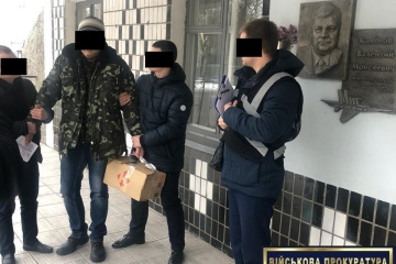 На запорізькому оборонному підприємстві спіймали хабарника