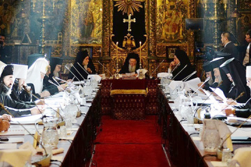 Todos los miembros del Sínodo del Patriarcado Ecuménico firman Tomos para la Iglesia Ortodoxa de Ucrania