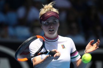 Svitolina reaches Australian Open quarterfinals for second straight year