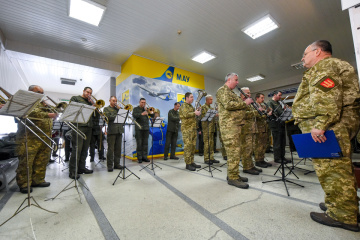 На честь “кіборгів” у запорізькому аеропорту зіграли “Танок лицарів”
