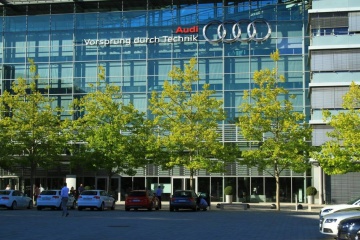 Забастовка почти 10 тысяч рабочих венгерского Дьєра остановила завод Audi в Германии