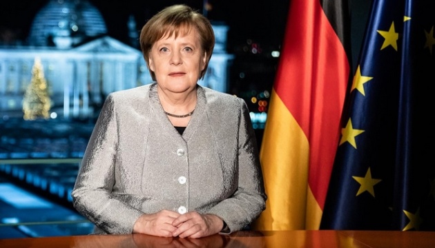 Merkel felicita a Zelensky y le invita a Berlín 