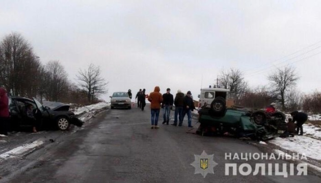 В ДТП в Винницкой области погибли трое и пострадали семь человек В ДТП в Винницкой области погибли трое и пострадали семь человек