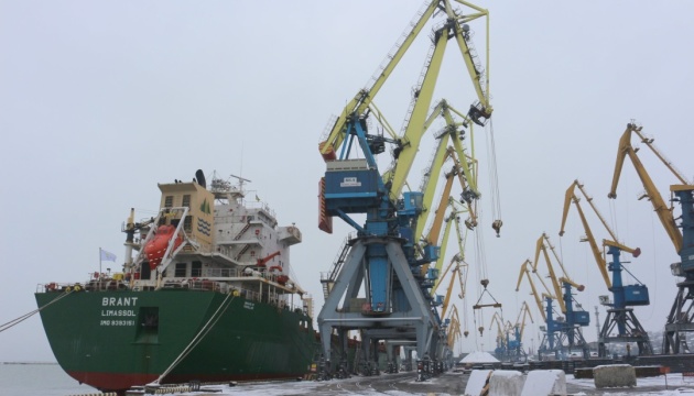 Мариупольский порт в прошлом году перевалил более 5,3 миллиона тонн грузов Мариупольский порт в прошлом году перевалил более 5,3 миллиона тонн грузов