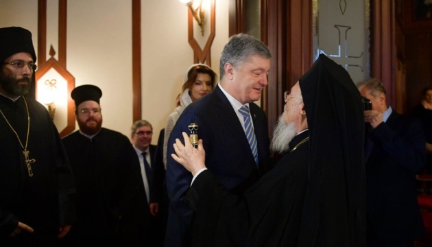 Poroshenko thanks Patriarch Bartholomew for tomos and invites him to visit Ukraine