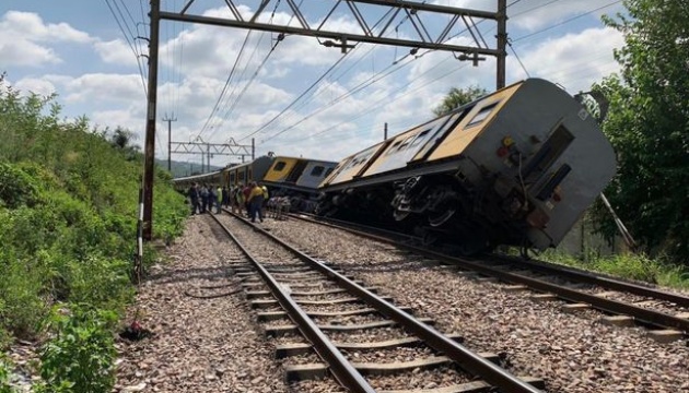 У ПАР зіткнулися два потяги: троє загиблих, понад 200 поранених