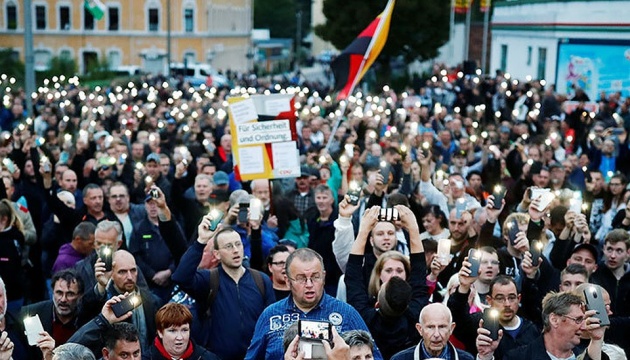 У Хемніці висунули звинувачення сирійцеві, підозрюваному у вбивстві німця У Хемніці висунули звинувачення сирійцеві, підозрюваному у вбивстві німця
