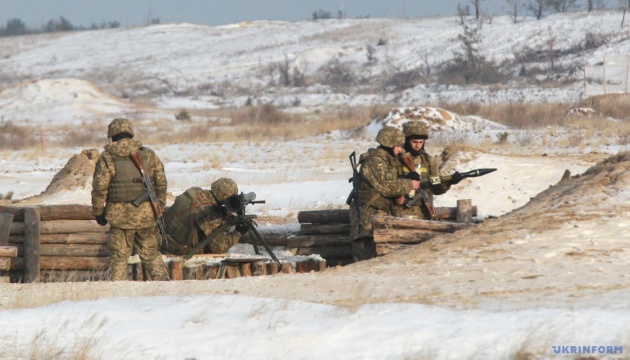 Militants launched three attacks on Ukrainian troops in Donbas in last day