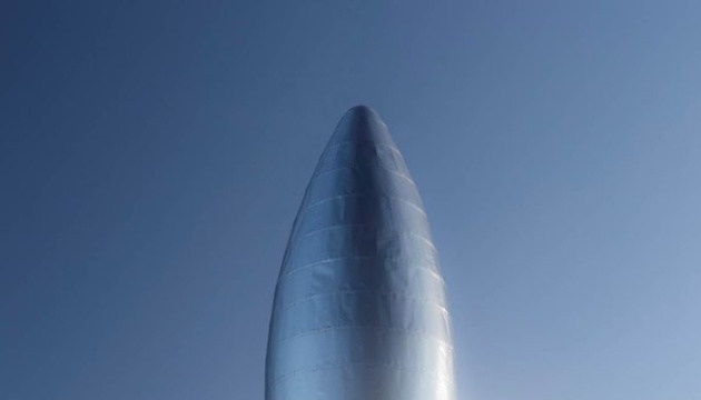 Маск показал звездолет Starship Маск показал звездолет Starship