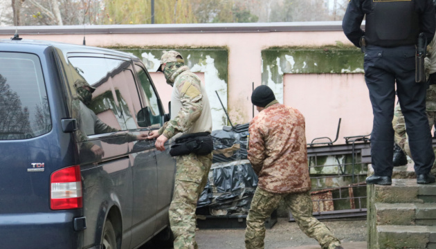 U-Haft für ukrainische Matrosen, Kriegsgefangene bis zum 15. Mai verlängert