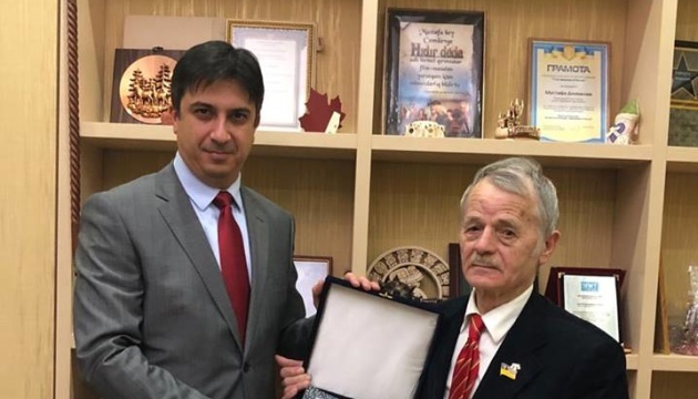 Crimean Tatar leader Dzhemilev meets with new Ambassador of Turkey to Ukraine
