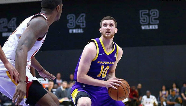 Баскетбол: Михайлюк набрав 3 очки за 5 хвилин у матчі НБА 