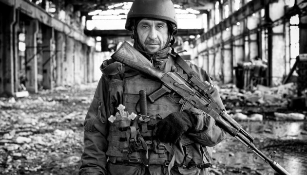 Фото із загиблим українським воїном стало переможцем міжнародного конкурсу в Японії