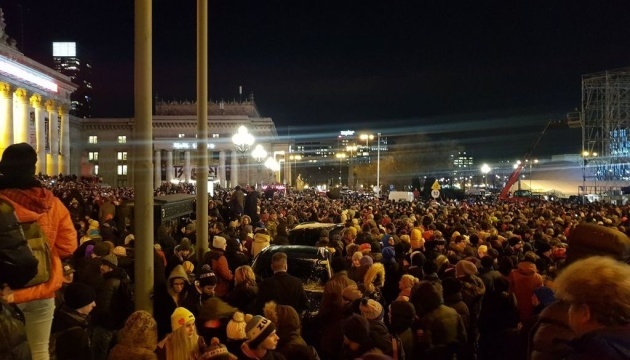 Zabójstwo prezydenta Gdańska: Polacy masowo wychodzą na wiece przeciwko nienawiści