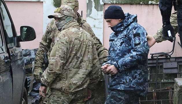 Moscow’s court holds hearing on extension of arrest of captured Ukrainian sailors behind closed doors