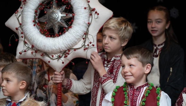 Українка із Сан-Франциско привітала громаду з Різдвом власним віршем
