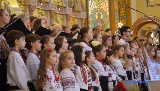 乌克兰唱诗班在纽约唱响圣诞颂歌