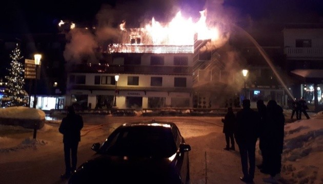 В Куршавеле загорелся отель, есть погибшие