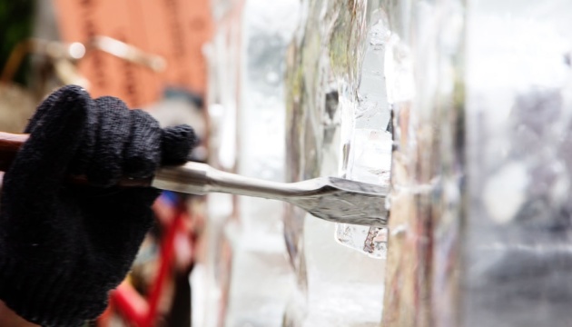 Вандали зламали стіну для фестивалю крижаних скульптур у Сумах