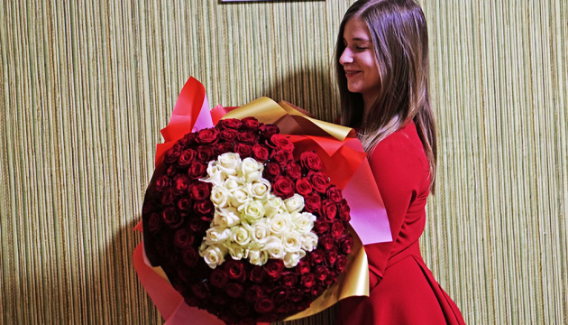 Квіти до Дня закоханих в Києві: недорога доставка букетів