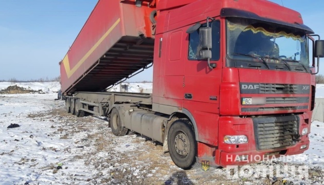 Львівське сміття знову намагалися скинути на Київщині Львівське сміття знову намагалися скинути на Київщині