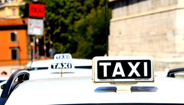 Турист заплатив майже 1 тис доларів за поїздку на таксі у Новій Зеландії Турист заплатив майже 1 тис доларів за поїздку на таксі у Новій Зеландії