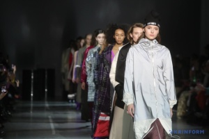 Ukrainian fashion week: Anatomie, papillons et rock and roll