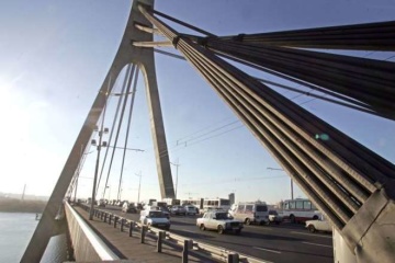 У Києві обмежили рух на Північному мосту