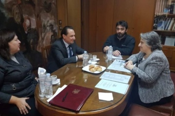 Україна пропонує Греції укласти угоди, які допоможуть повернути засуджених