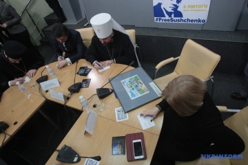 В Укрінформі підписали листівки до дня народження Сущенка