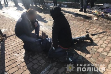 Стрілянина у Калуші: підозрюваний ножем поранив копа
