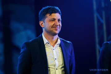 Zelensky leads polls in Ukraine's presidential race