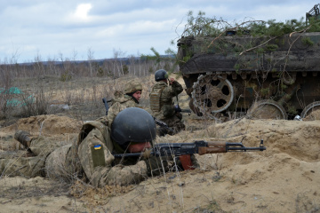 Танкісти й розвідники провели бойові стрільби