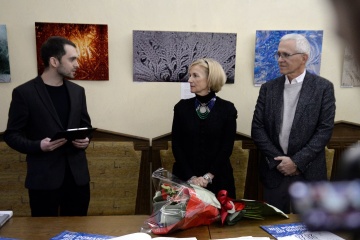 Фотохудожниця-українка з Чикаго привезла до Львова виставку морозних візерунків