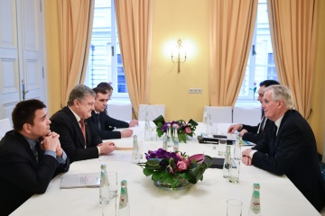 Порошенко закликав головного переговірника Єврокомісії підтримати новий